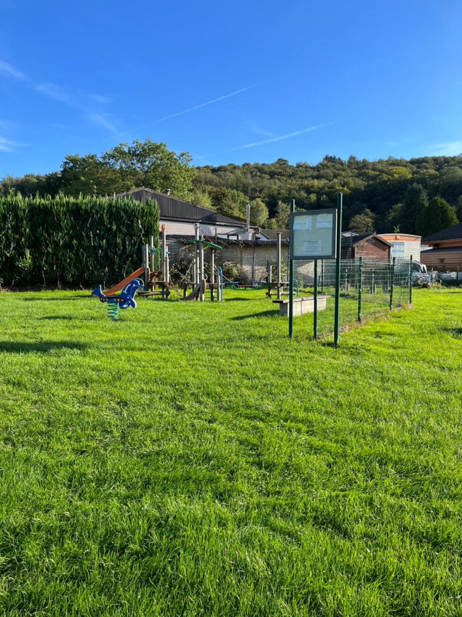 Chalet Charmant Monika Avec Piscine Yvoir Exterior foto