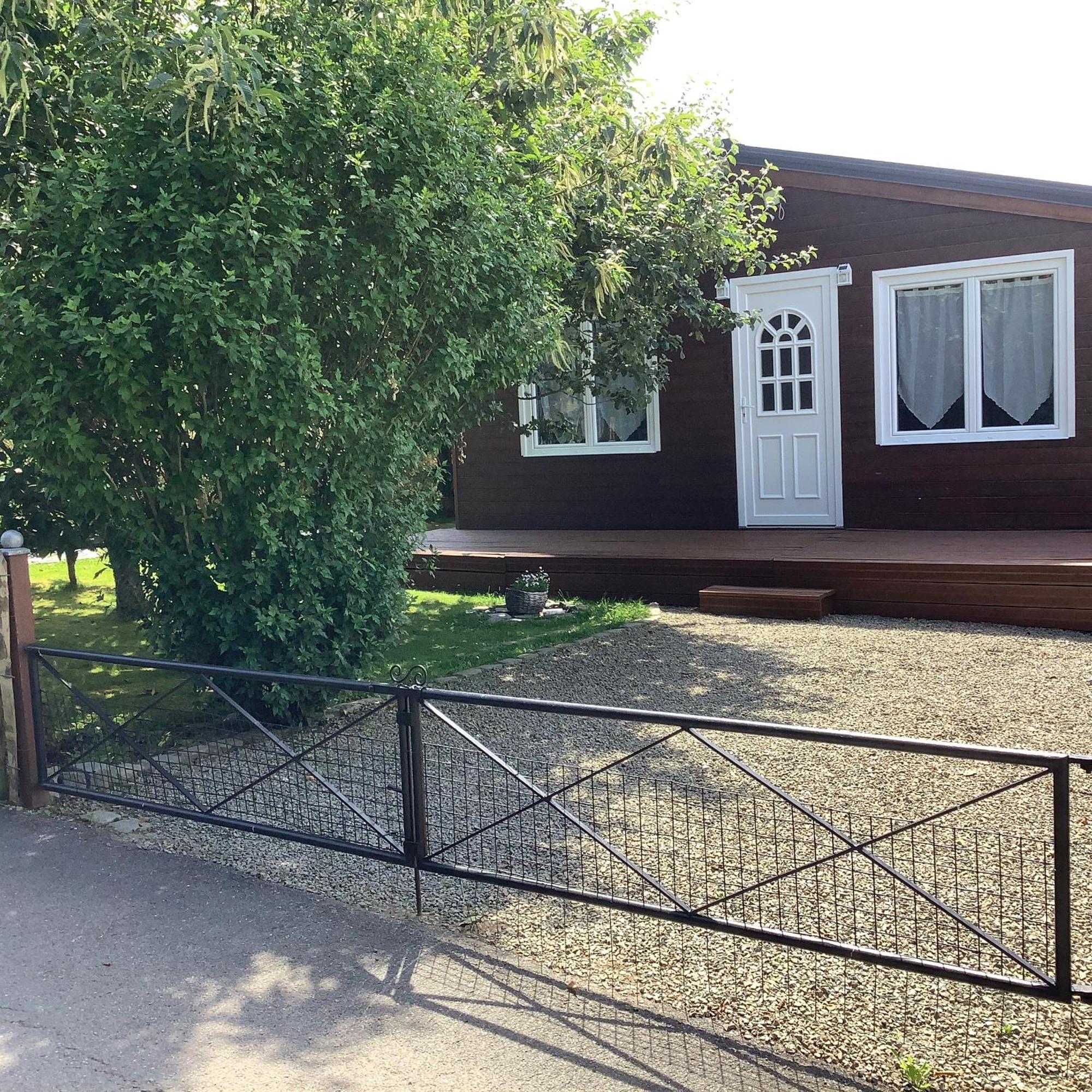 Chalet Charmant Monika Avec Piscine Yvoir Exterior foto